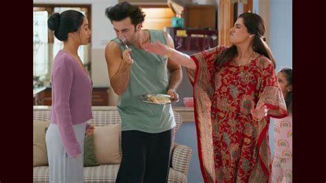 Bollywood News Tu Jhoothi Main Makkar Dimple Kapadia Slaps Ranbir Kapoor 15 20 To Get The