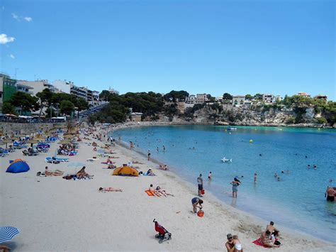 First of all porto cristo where the caves are located is a beautiful beach town and the beach setting is stunning. Porto Cristo Guia de Visita - click-mallorca.com