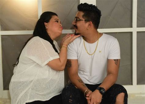 Bharti Singh And Haarsh Limbachiyaa Strike Couple Poses In Pre Pre