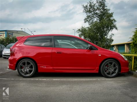 Keeping in line with honda's more traditional design is this ep3 civic type r, which breathes the same air as you and i. Alloy Wheel Refurbishment - Honda Civic Type-R EP3 - KAG ...
