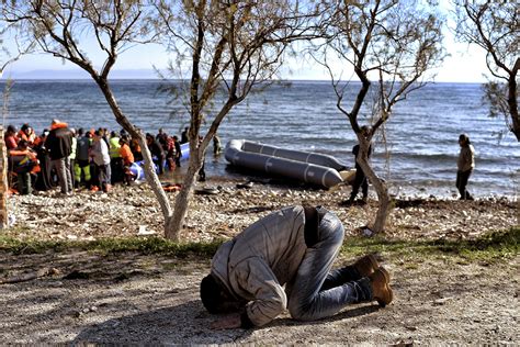 Migrant Crisis Turkey Says 18 Drowned As Boat Capsizes One Day Before