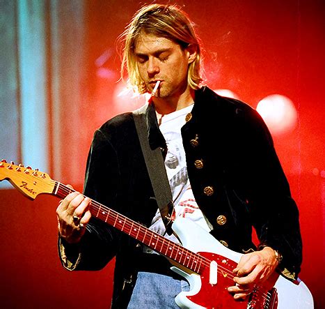 On april 8 1994, kurt cobain was found dead in the room above his garage at his lake washington house by veca electric employee gary smith. Hace 50 años, nacía Kurt Cobain