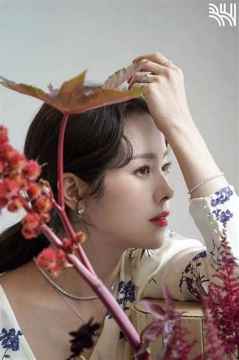 Han Ji min에 있는 Eu Você님의 핀 한국 여배우 아시아의 아름다움 여배우