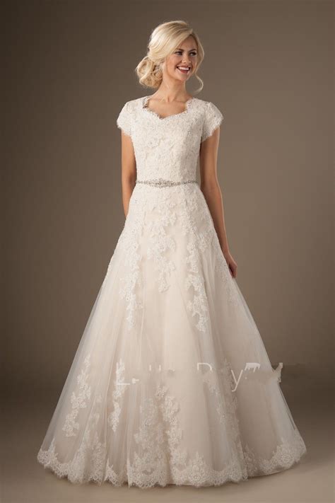 Awesome Great Modest Lace Short Sleeve Wedding Dress Garden Bridal Gown