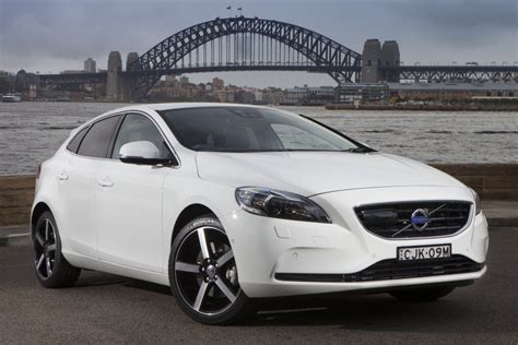 Volvo V40 Range Reviews Overview Goauto