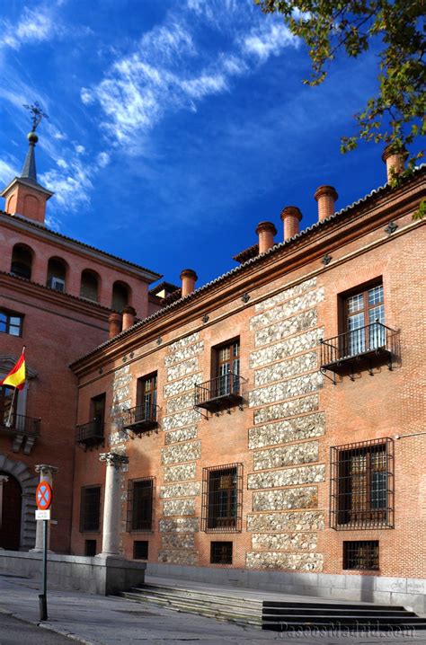 Typy pokojů se mohou lišit. Leyenda de la Casa de las Siete Chimeneas - PaseosMadrid.com