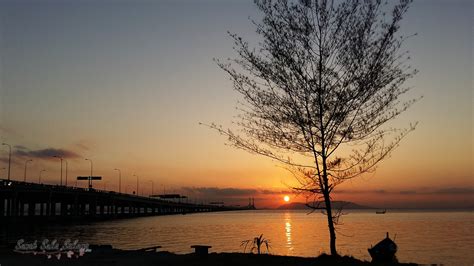 Penang is the second smallest state in malaysia after perlis, and the eighth most populous. Sunrise View di Jambatan Pulau Pinang - Sunah Suka Sakura