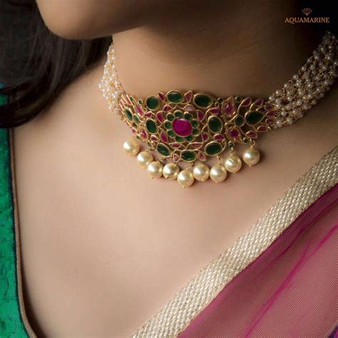 Magnicent And Brilliant This Pearl Choker Necklace In Bold Green And