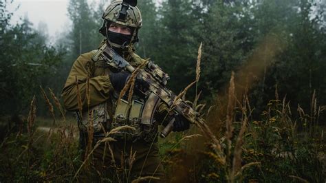 1920x1080 1920x1080 Kalashnikov Assault Rifle Equipment Forest