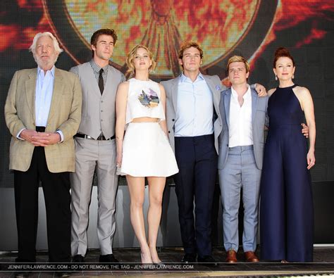 May 17 The Hunger Games Mockingjay Part 1 Photocall In Cannes