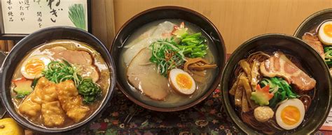 Três Tipos Diferentes Da Sopa Dos Ramen, Um Prato Japonês Tradicional Foto de Stock - Imagem de ...