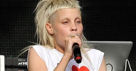 Yolandi Visser Hairy Pussy Show On The Stage Celebrities Nude