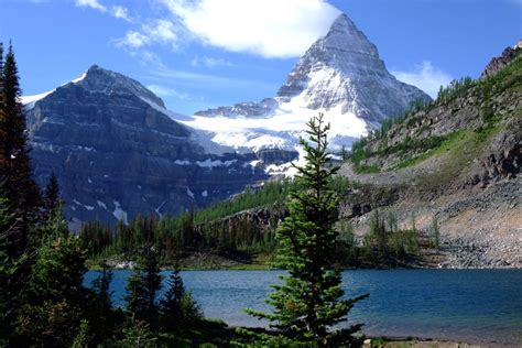 Earth Mount Assiniboine A Matterhorn Doppelganger In The Canadian
