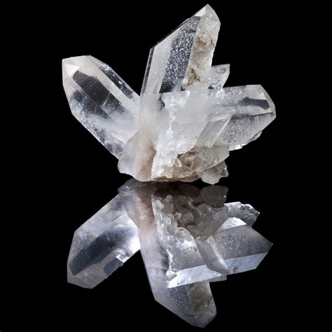 7 Magickal Uses For Clear Quartz ⋆ Angelorum Tarot And Healing