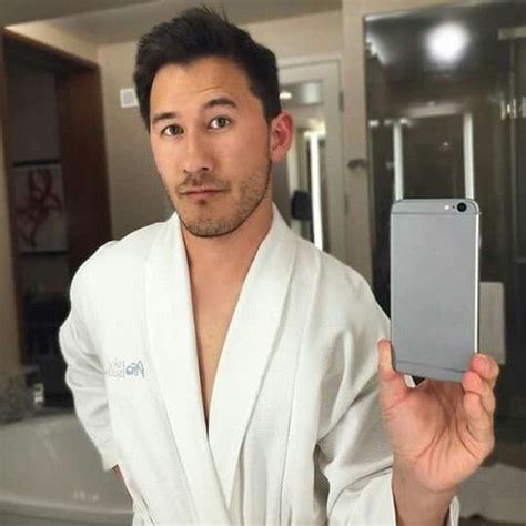 16 Markiplier Selfies That Will Leave You Thirsty We The Unicorns
