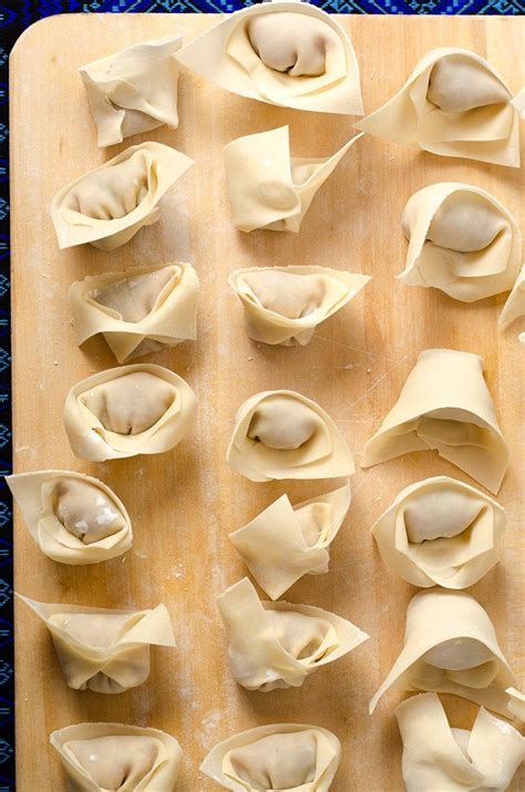In a large bowl, combine pork, shrimp, sugar, wine, soy sauce, 1 teaspoon chopped green onion and ginger. Wonton soup | Omnivore's Cookbook | Hawaiian food, Cooking ...