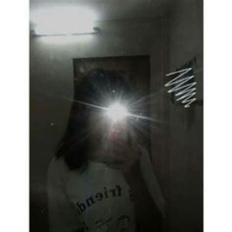 Tumblr aesthetic ulzzanggirl ulzzang faceless noface potret diri fotografi minimalis fotografi orang. mirror selfie aesthetic no face #mirror #selfie / mirror ...