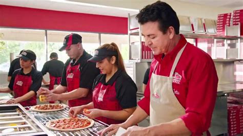 Papa Johns 2 Topping Pizzas Tv Commercial Un Toque Familiar Ispottv