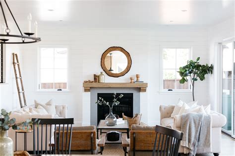Farmhouse Living Rooms That Will Make You Feel Cozy