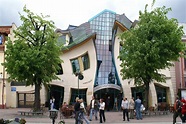'Crooked House' In Sopot, Poland Is Like A Children's Book Come To Life ...