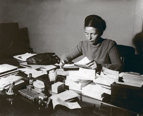 Simone De Beauvoir Libre Et Passionnée Lhumanité