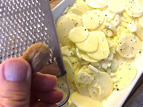 flødekartofler opskrift på flødestuvede kartofler i ovn madens verden
