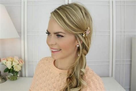 The Twisted Side Ponytail Even A Newbie Could Master Get This Look At