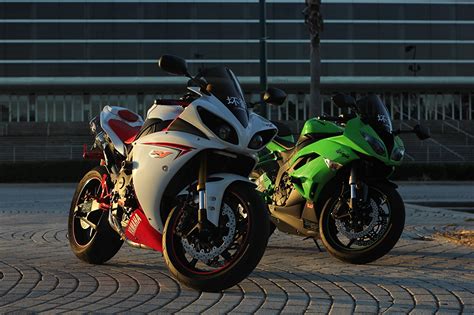 Fonds Decran Yamaha Kawasaki Yzf R1 Ninja Zx 6r Deux Motocyclette