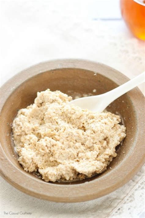 It can take literally 5 seconds to combine everything together then how to use the face mask. Honey and Oatmeal Face Mask | Oatmeal face mask, Acne face ...