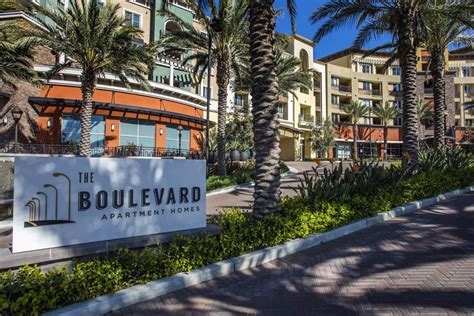 Woodland Hills Ca Luxury Apartments The Boulevard Apartment Homes