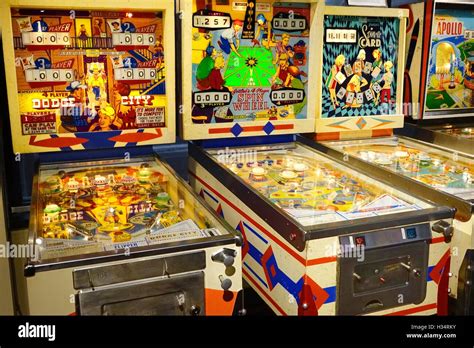 Gamme De Machines De Flipper Vintage Au Pinball Museum Centre In The