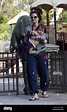 L'actrice Amanda Peet avec mari David Benioff et sa fille Frances ...