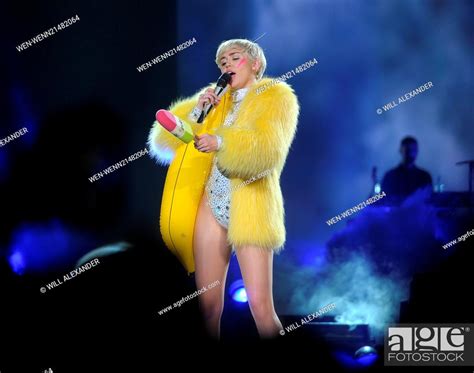 Miley Cyrus Performs In A Series Of Wacky Outfits At The Ziggo Dome