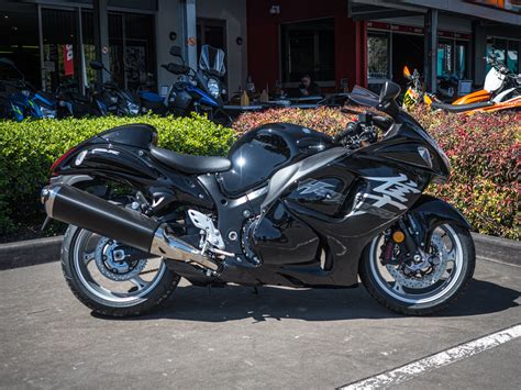 This is subject to levels of refinement which add weight. Suzuki Hayabusa 2019 - Sparkle Black ⋆ Motorcycles R Us
