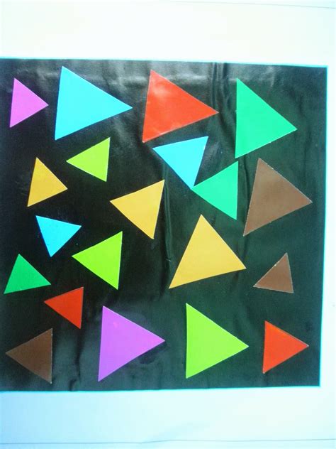 Kontras, warna gelap dengan warna terang, gradasi. menempelkan berbagai macam bentuk menggunakan kertas origami | Goresan Kecil