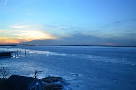 Check Out These 10 Chilling Photos Of Jamaica Bay Frozen Over Bklyner