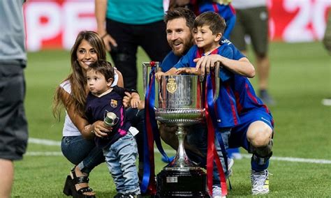 Relationship of messi and his wife antonella roccuzzo; The Unknown facts about Lionel Messi wife - Sportslibro.com