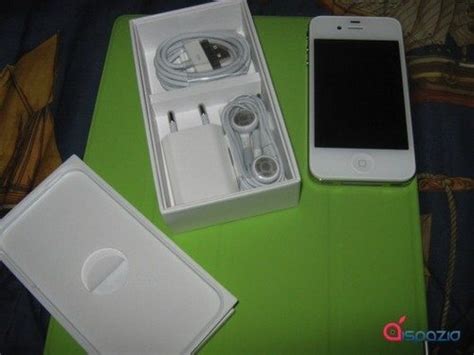White Iphone 4 Unboxing Worldâ€ S First Video Phonesreviews Uk