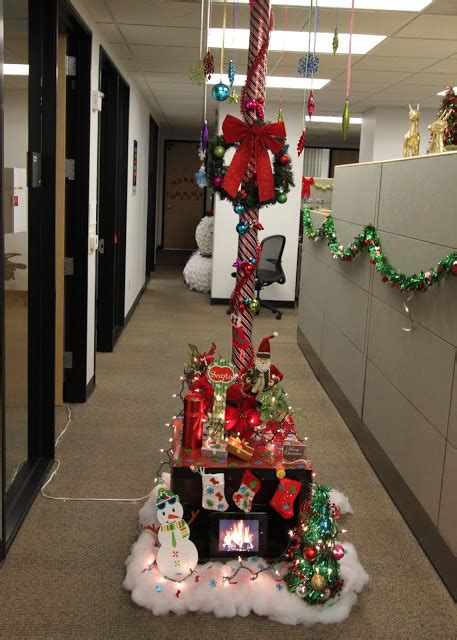 Top 30 Office Christmas Decorating Ideas Flawssy