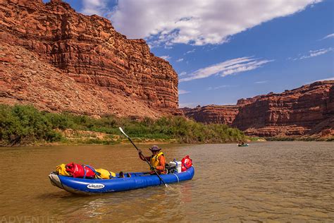 meander canyon the colorado river in canyonlands