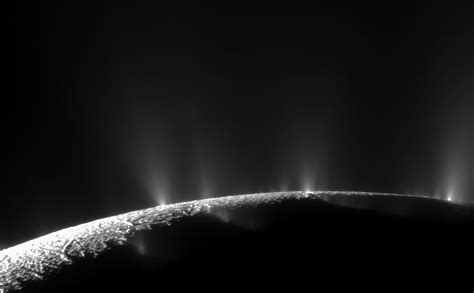 Saturn Moon Enceladus Plumes May Resemble Earth S Lost City Space