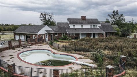 Bankrupt Businessmans Abandoned Million Dollar Mansion Pool