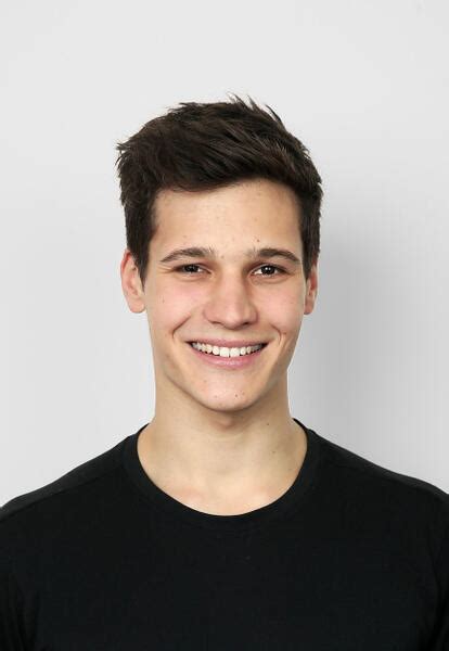 Wincent weiss(@wincent_der_clown), wincent weiss(@wincent_der_clown), wincent weiss(@x.wincentweiss.x), ich(@wiincent_weiss), wincentweissfangirl2410(@wincentttweisss). Wincent Weiss | Bild 4 von 4 | Moviepilot.de