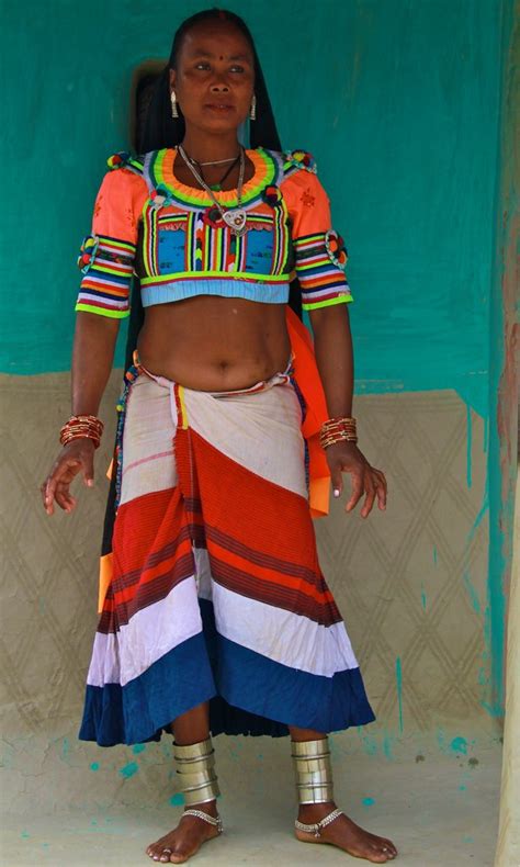 Femme Rana Tharu Sur Le Pas De Sa Porte Ethnie Tribe Nepal Flickr