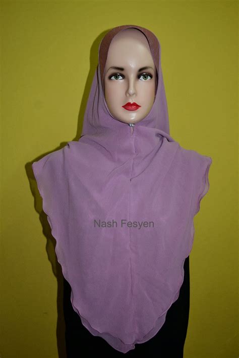 Contoh warna dingin yang dimaksud adalah semacam biru, pink. Nash Fesyen: Pilihan Warna Tudung & Pakaian