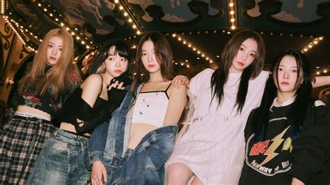 Le Sserafim Is On Their Way To Becoming K Pop S It Girl Group Celebrity Interview Allure
