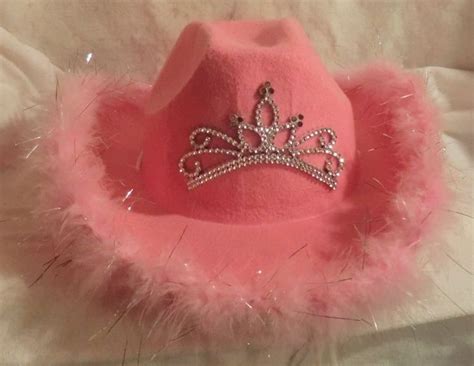 𝐥𝐨𝐯𝐞𝐣𝐨𝐢𝐢𝐱𝐱 𝐩𝐢𝐧𝐬 💗 In 2020 Pink Cowboy Hat Cowgirl Costume Cowboy Hats