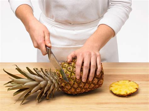 How To Peel And Cut A Pineapple Recipes Dinners And Easy Meal Ideas