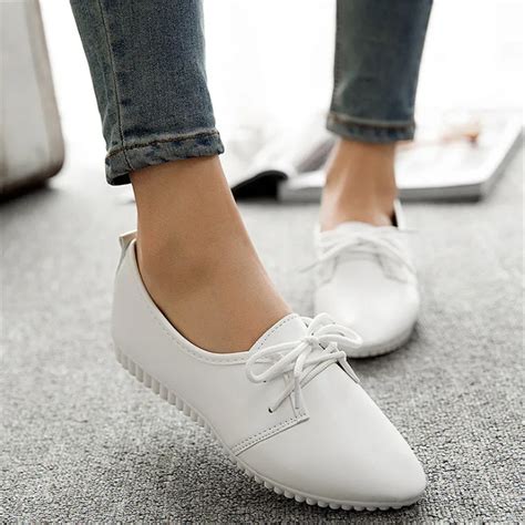Women Casual Shoes 2017 Spring And Summer Shoes Flat Shoes Wild Pure
