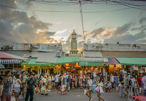 Herds of people shove their way through the market, one stall at a time. 5 Places to buy Furniture and Home Accessories in Bangkok ...